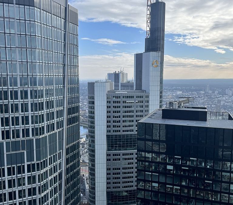 Banken, Börse, Bahnhofsviertel – Exkursion nach Frankfurt am Main