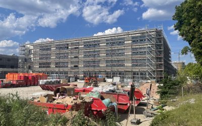 Besuch auf der Baustelle des Schulzentrums Breslauer Straße